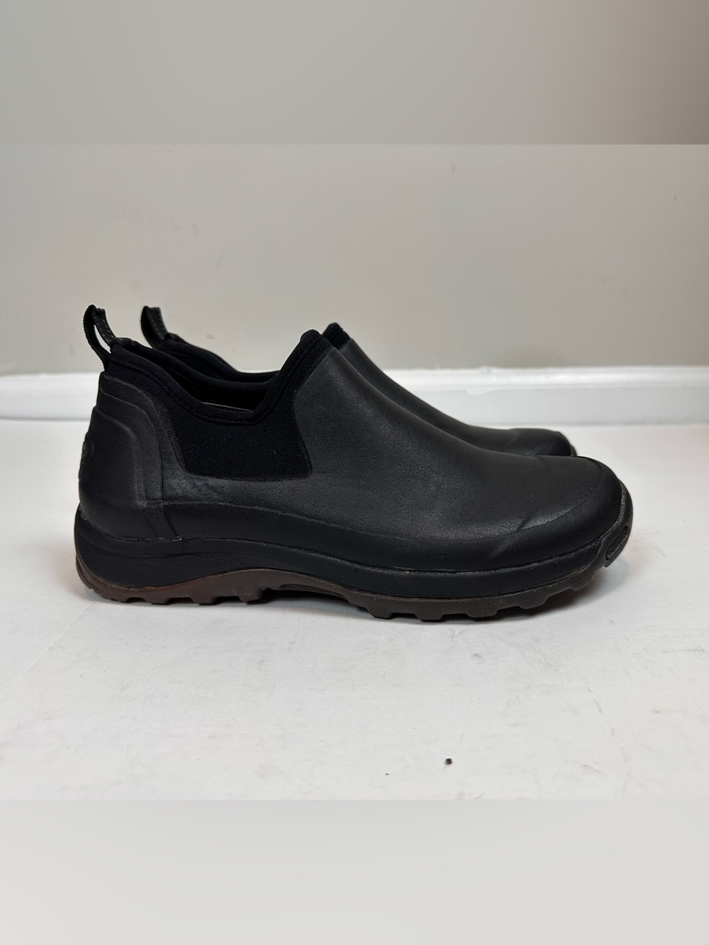 BOGS Women’s Black Waterproof Slip On Shoes Boots Size 8.0